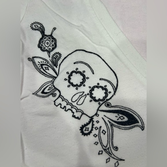 True Religion T-shirt ☠️ - Picture 3 of 5